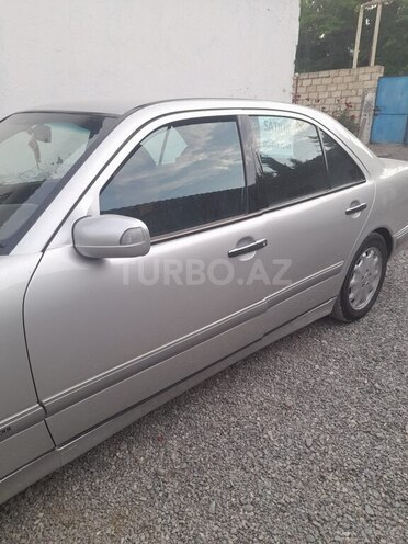 Mercedes E 200 1999, 324,000 km - 2.0 l - Ağdaş