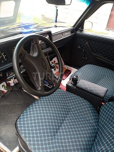 LADA (VAZ) 2107 2004, 38,918 km - 1.6 l - Salyan