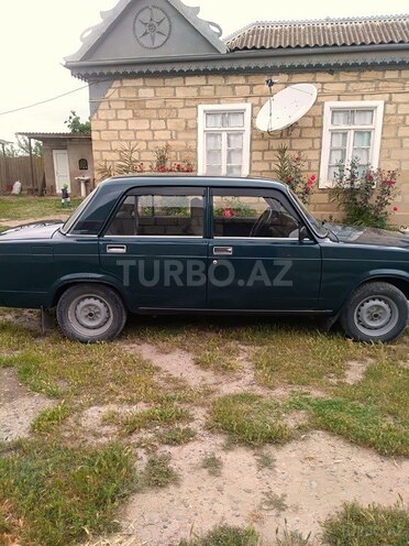 LADA (VAZ) 2107 2004, 38,918 km - 1.6 l - Salyan