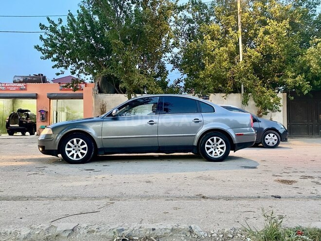 Volkswagen Passat 2004, 259,000 km - 2.0 l - Bakı