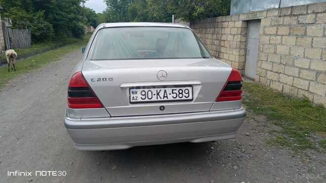 Mercedes C 200 1999, 440,000 km - 2.0 l - Qax