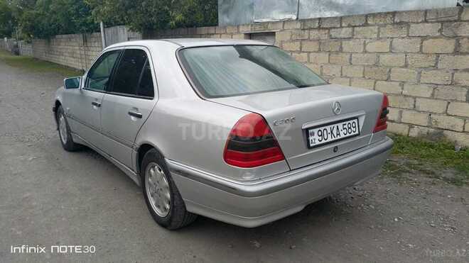 Mercedes C 200 1999, 440,000 km - 2.0 l - Qax