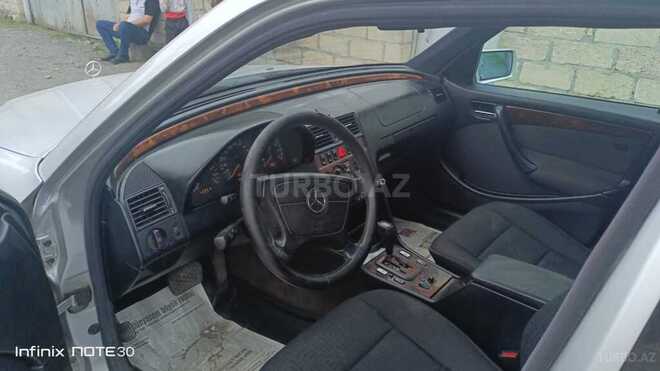 Mercedes C 200 1999, 440,000 km - 2.0 l - Qax