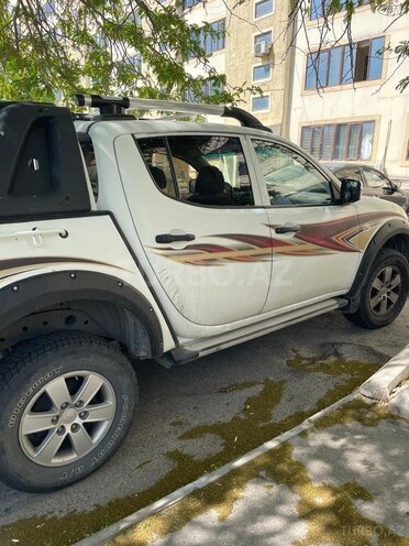 Mitsubishi L200 2014, 168,000 km - 2.5 l - Bakı