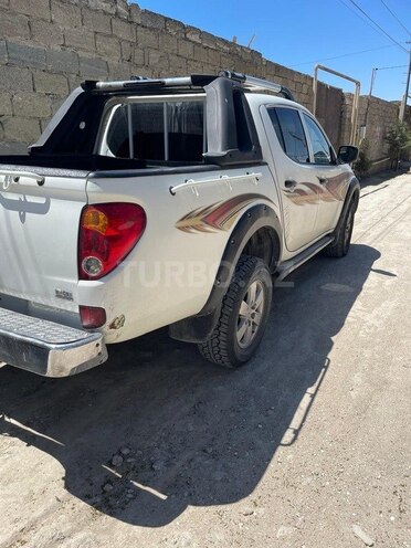 Mitsubishi L200 2014, 168,000 km - 2.5 l - Bakı