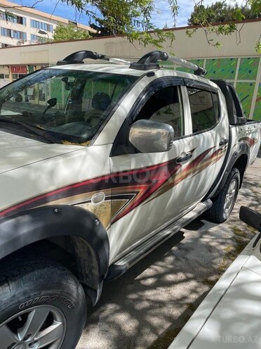 Mitsubishi L200 2014, 168,000 km - 2.5 l - Bakı