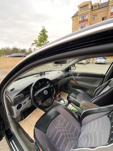 Volkswagen Passat 2003, 380,578 km - 2.8 l - Naftalan