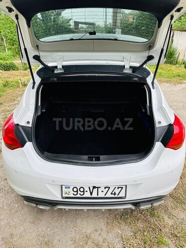 Opel Astra 2011, 175,000 km - 1.4 l - Xaçmaz