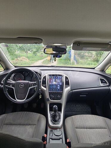 Opel Astra 2011, 175,000 km - 1.4 l - Xaçmaz