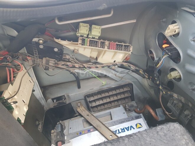 BMW 525 2002, 290,000 km - 2.5 l - Bakı