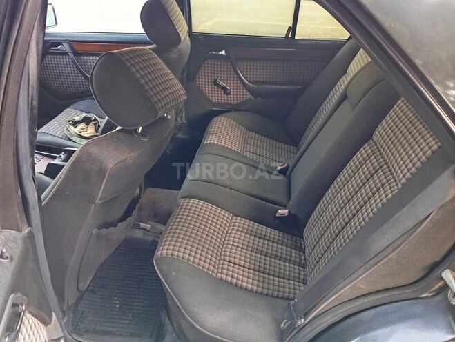 Mercedes E 200 d 1995, 591,000 km - 2.0 l - Qazax