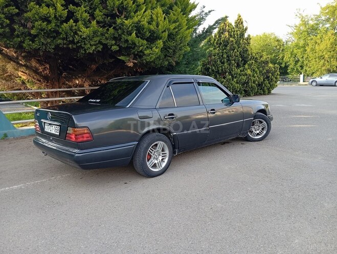 Mercedes E 200 d 1995, 591,000 km - 2.0 l - Qazax