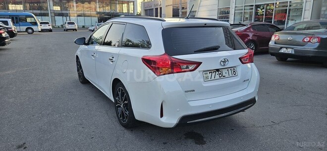 Toyota Auris 2013, 239,441 km - 1.4 л - Sumqayıt