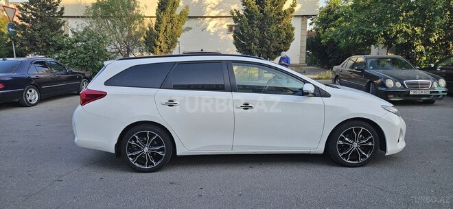Toyota Auris 2013, 239,441 km - 1.4 л - Sumqayıt