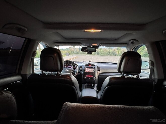 Kia Sorento-12