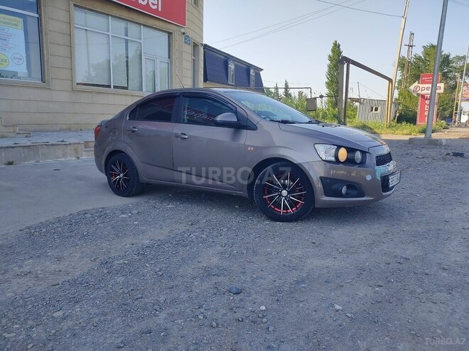 Chevrolet Aveo-2