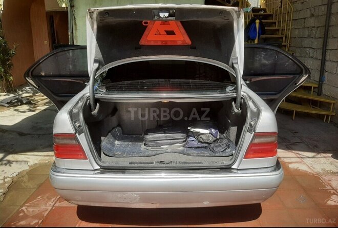 Mercedes E 240 1998, 354,767 km - 2.4 l - Bakı
