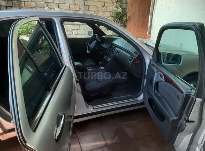Mercedes E 240 1998, 354,767 km - 2.4 l - Bakı
