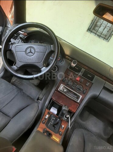 Mercedes E 240 1998, 354,767 km - 2.4 l - Bakı