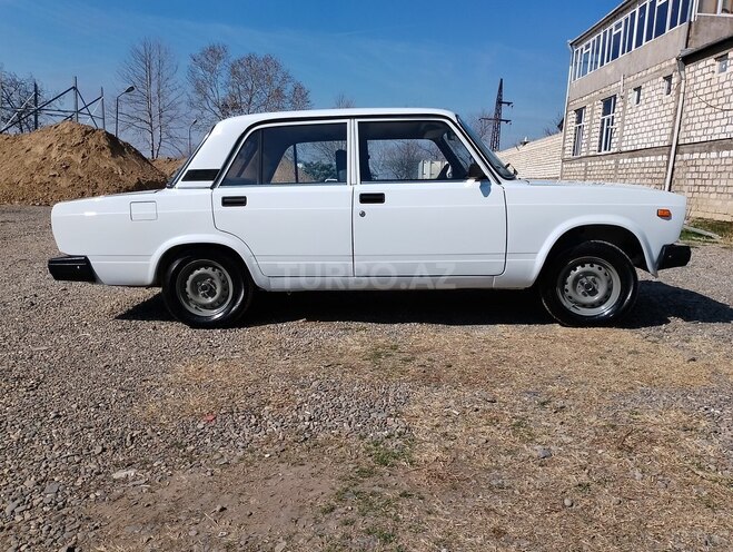 LADA (VAZ) 2107 2006, 85,000 km - 1.6 l - Qazax