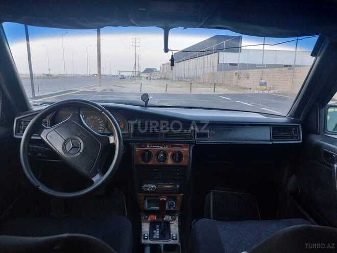 Mercedes 190 1982, 239,784 km - 2.6 l - Bakı