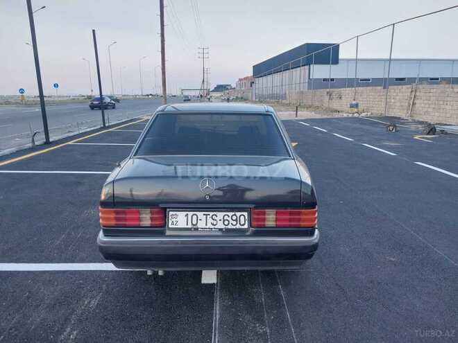Mercedes 190 1982, 239,784 km - 2.6 l - Bakı