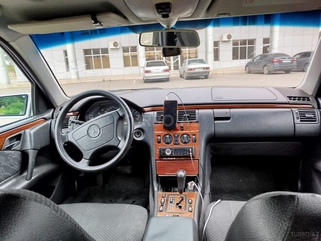 Mercedes E 280 1999, 356,800 km - 2.8 l - Cəlilabad
