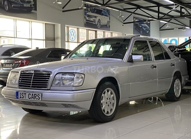 Mercedes E 220 1995, 266,000 km - 2.2 l - Sumqayıt