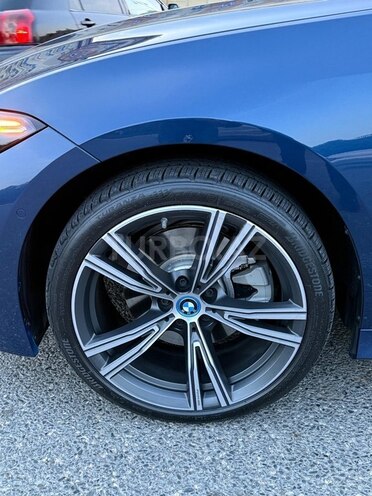 BMW 330e 2023, 26,000 km - 2.0 l - Bakı