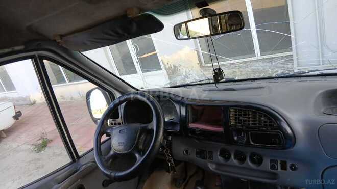 Ford Transit 1999, 565,522 km - 2.5 l - Salyan