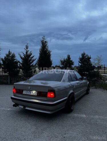 BMW 528 1992, 273,000 km - 2.8 l - Bakı