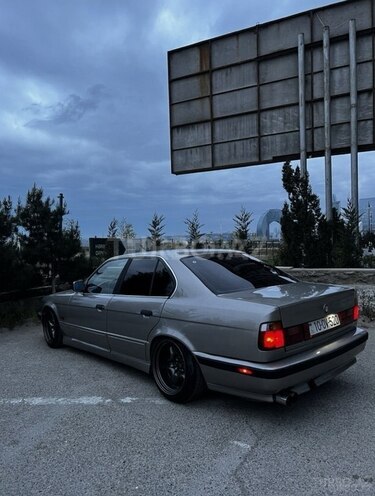 BMW 528 1992, 273,000 km - 2.8 l - Bakı
