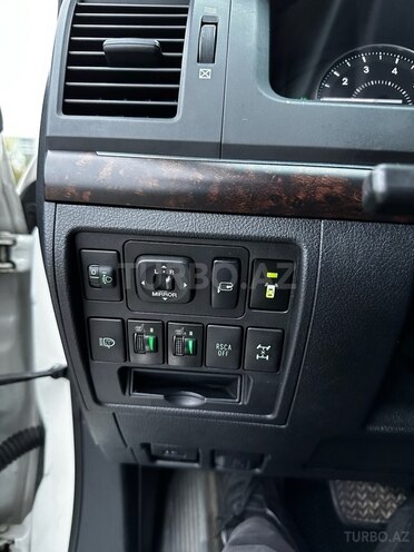 Toyota Land Cruiser 2013, 190,000 km - 4.0 л - Quba
