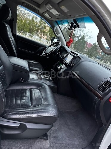 Toyota Land Cruiser 2013, 190,000 km - 4.0 л - Quba