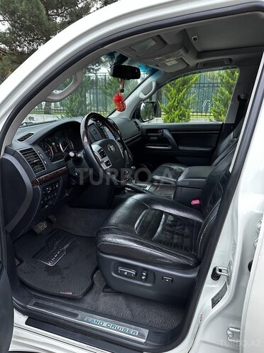Toyota Land Cruiser 2013, 190,000 km - 4.0 л - Quba