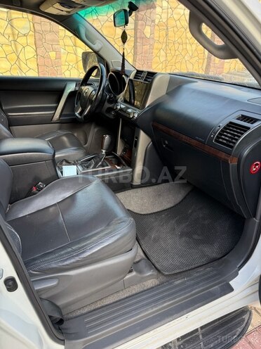 Toyota Land Cruiser Prado 2011, 250,000 km - 2.7 л - Bakı