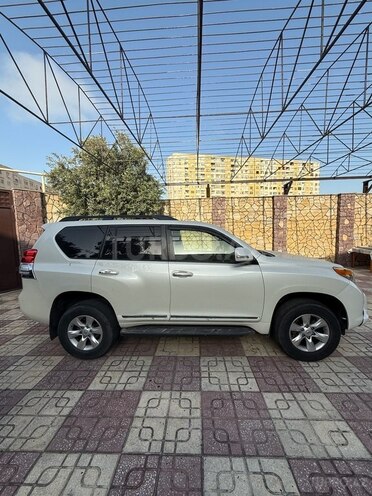 Toyota Land Cruiser Prado 2011, 250,000 km - 2.7 л - Bakı