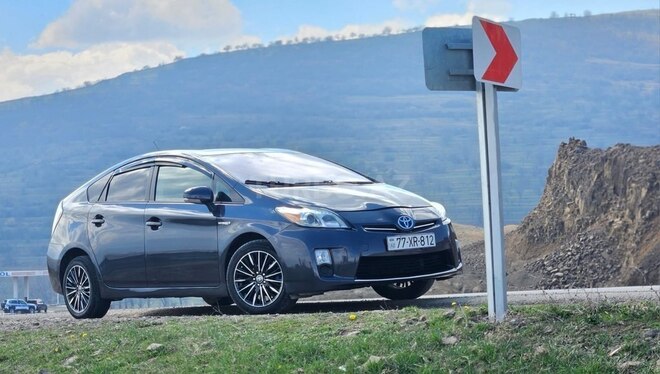 Toyota Prius 2010, 300,000 km - 1.8 l - Gəncə