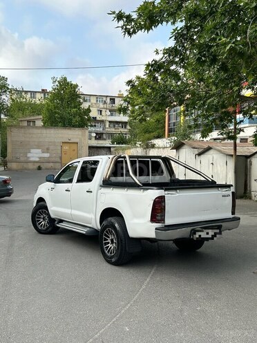 Toyota Hilux 2011, 254,200 km - 2.5 l - Şəmkir