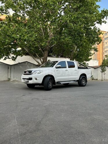 Toyota Hilux 2011, 254,200 km - 2.5 l - Şəmkir