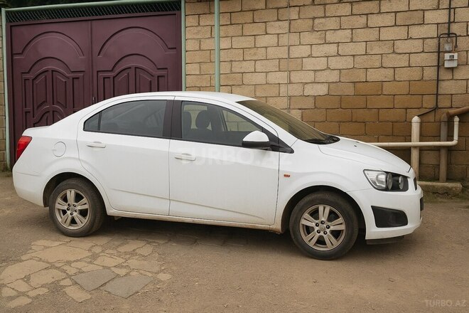 Chevrolet Aveo-5