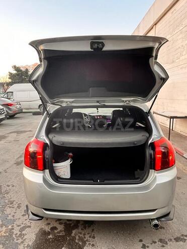 Toyota Corolla 2005, 175,000 km - 1.4 l - Bakı