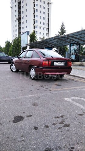 Opel Vectra 1995, 254,638 km - 1.8 л - Quba