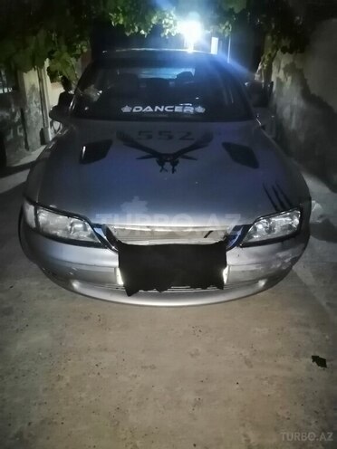 Opel Vectra 1996, 330,000 km - 2.0 l - Bakı