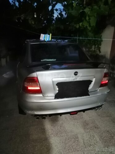 Opel Vectra 1996, 330,000 km - 2.0 l - Bakı