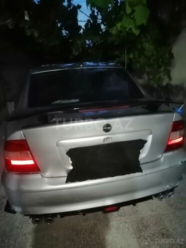 Opel Vectra 1996, 330,000 km - 2.0 l - Bakı