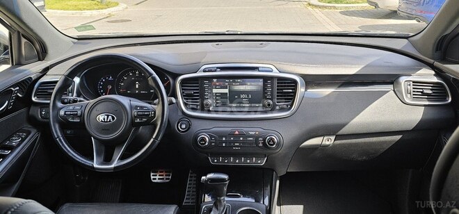 Kia Sorento-13