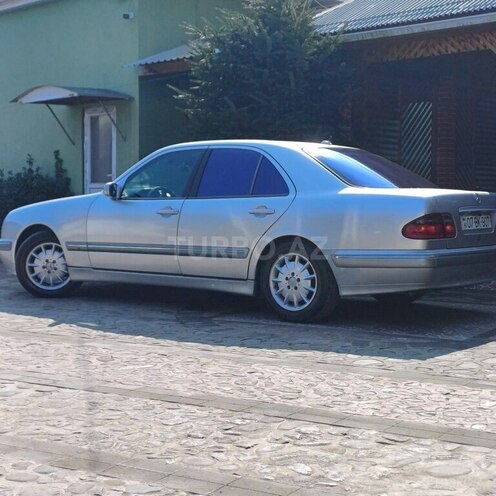 Mercedes E 220 d 2001, 500,000 km - 2.2 л - Astara