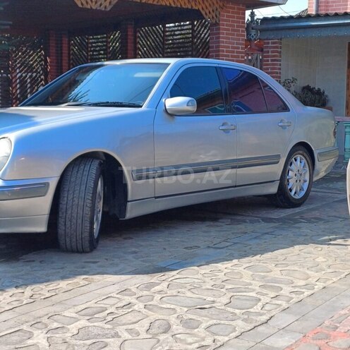 Mercedes E 220 d 2001, 500,000 km - 2.2 л - Astara