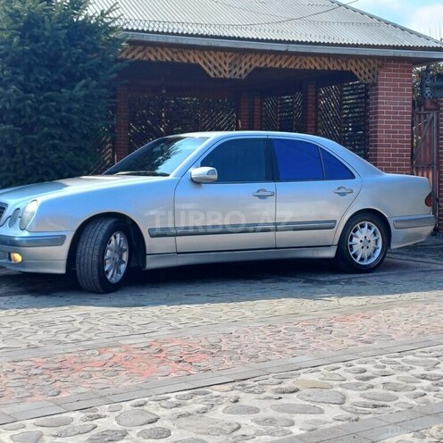 Mercedes E 220 d 2001, 500,000 km - 2.2 л - Astara
